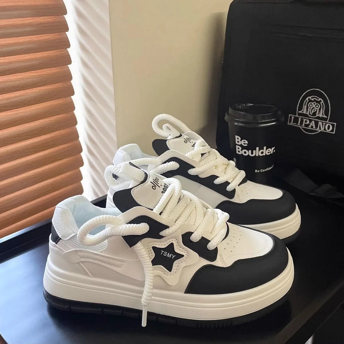 Star Walking Sneakers Y2K Platform Shoes Thick Sole Comfortable Running Shoes Aesthetic Tennis Shoes for Outdoor Sports